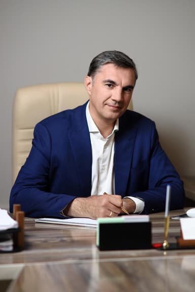 фото сотрудника